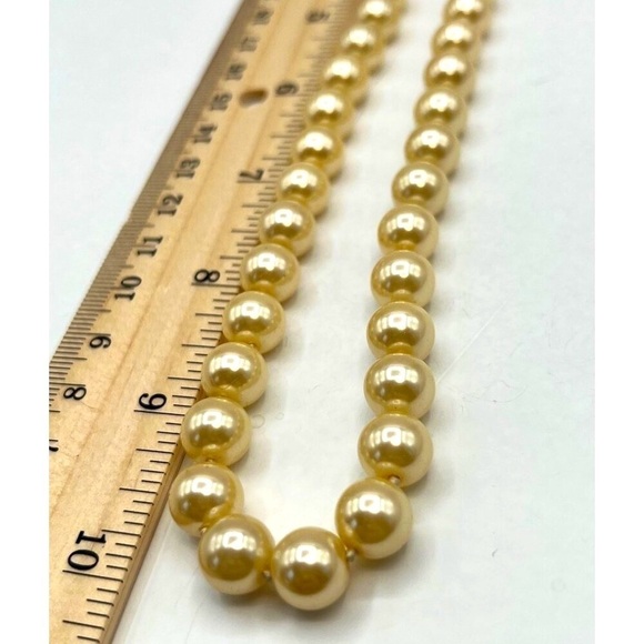 Vintage Faux Glass Pearl Necklace With Gold-Tone Clasp - Picture 6 of 6
